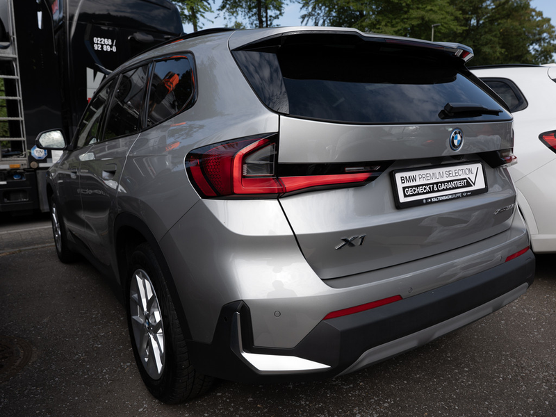 BMW X1 xDrive30e PANO HUD 360° LED ACC NAVI SHZ — photo 6