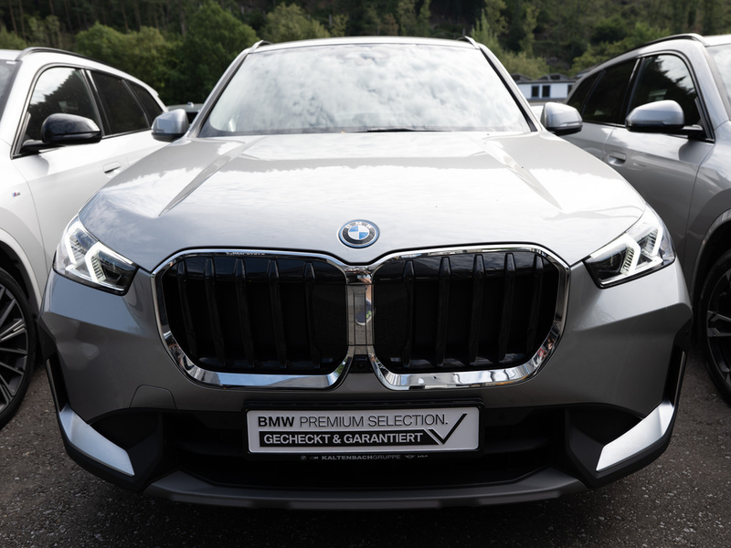 BMW X1 xDrive30e PANO HUD 360° LED ACC NAVI SHZ — photo 3