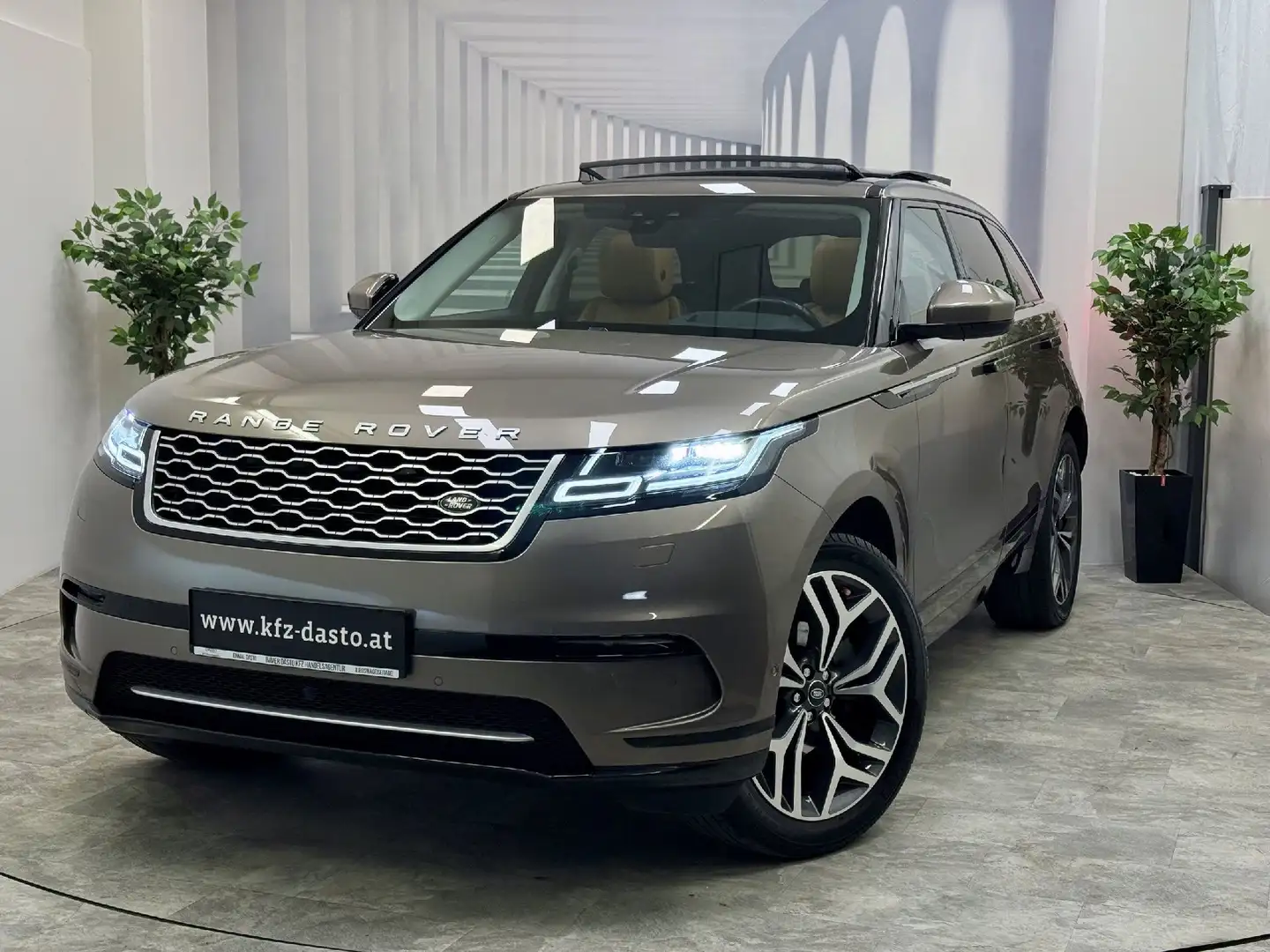 Land Rover Range Rover Velar D240 II MATRIX II LEDER WINDSOR II Braun - 1
