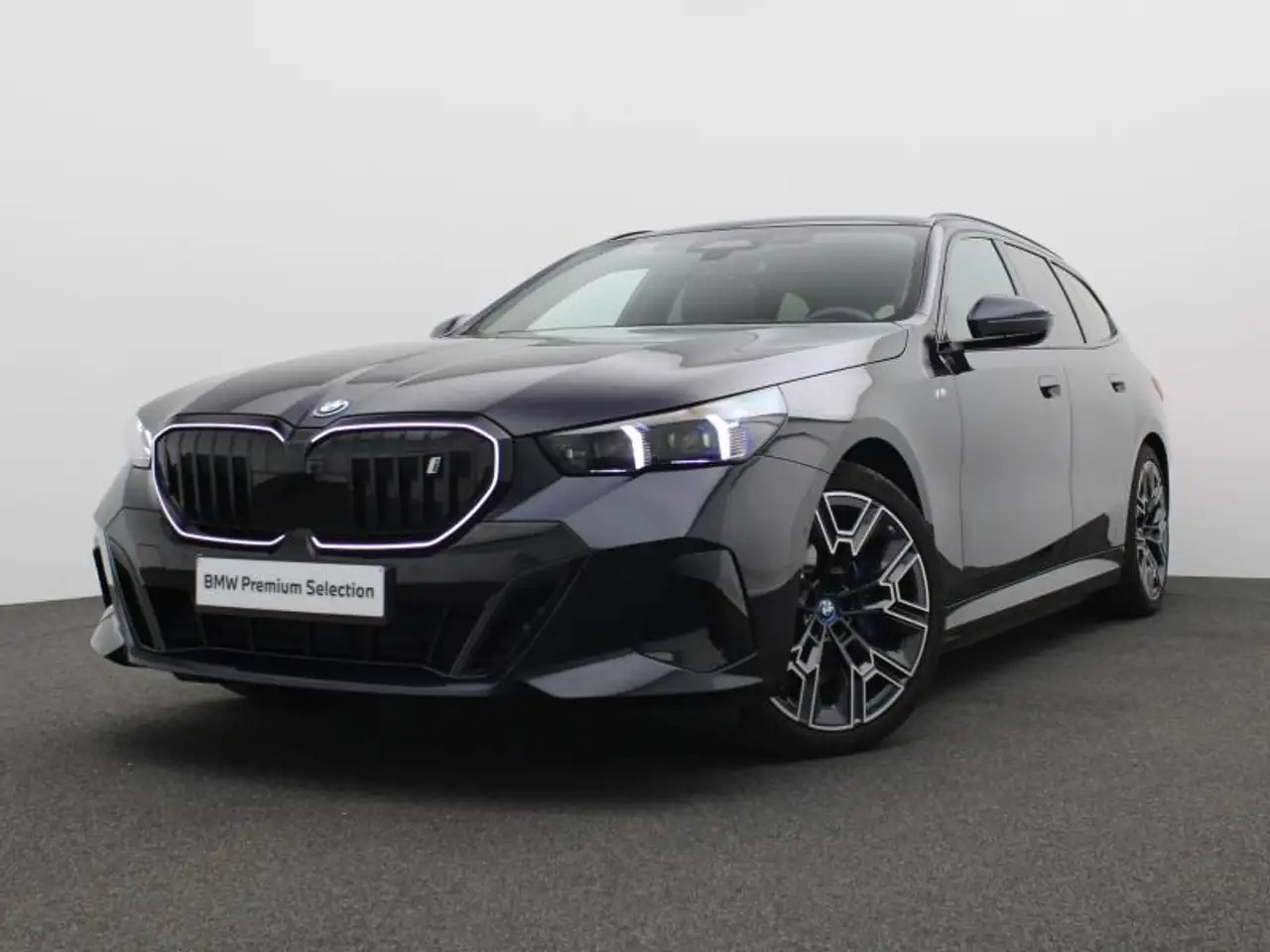 BMW i5 M SPORT — photo 1 of 15