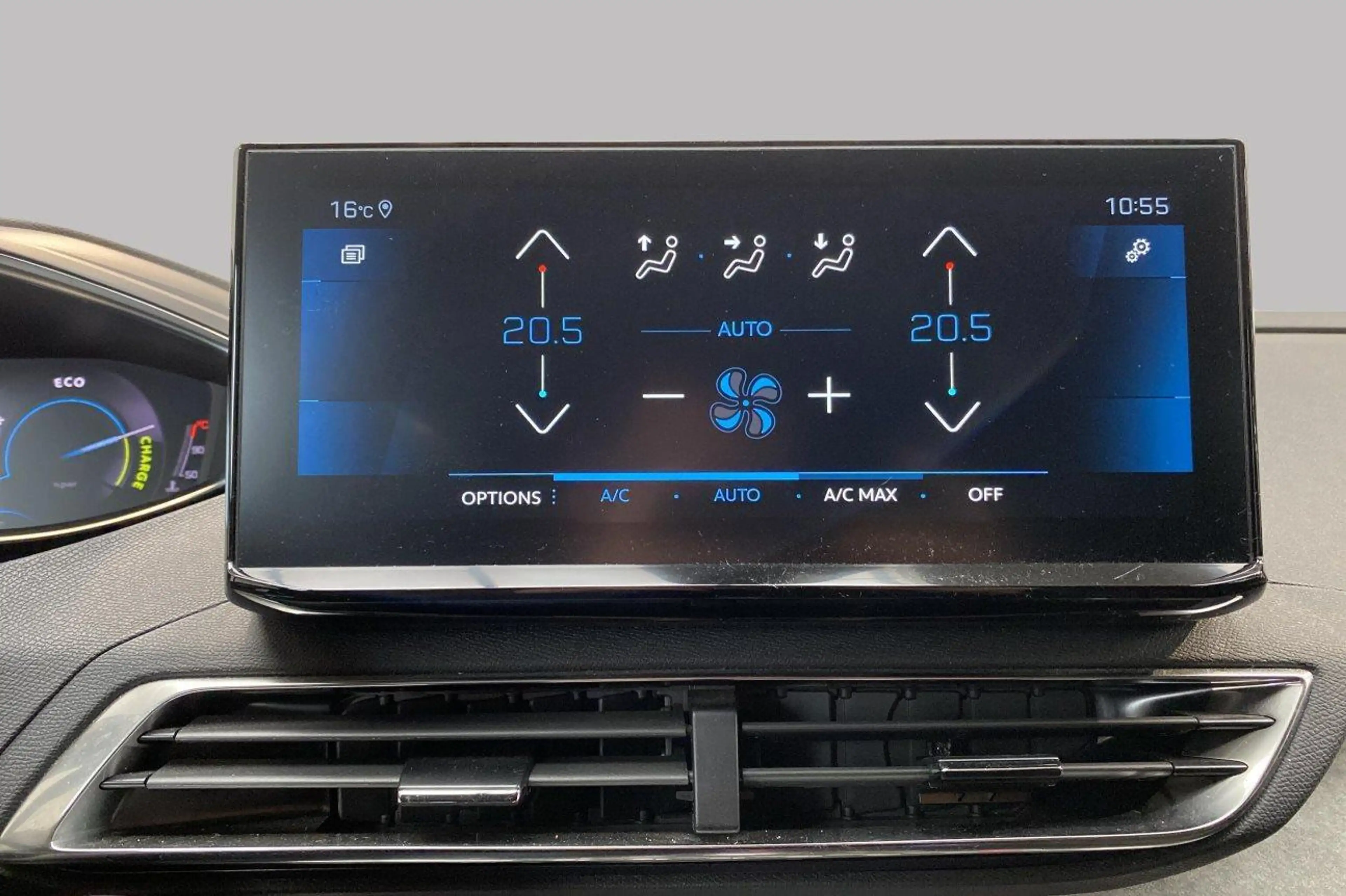 Peugeot 5008 II GT — photo 15