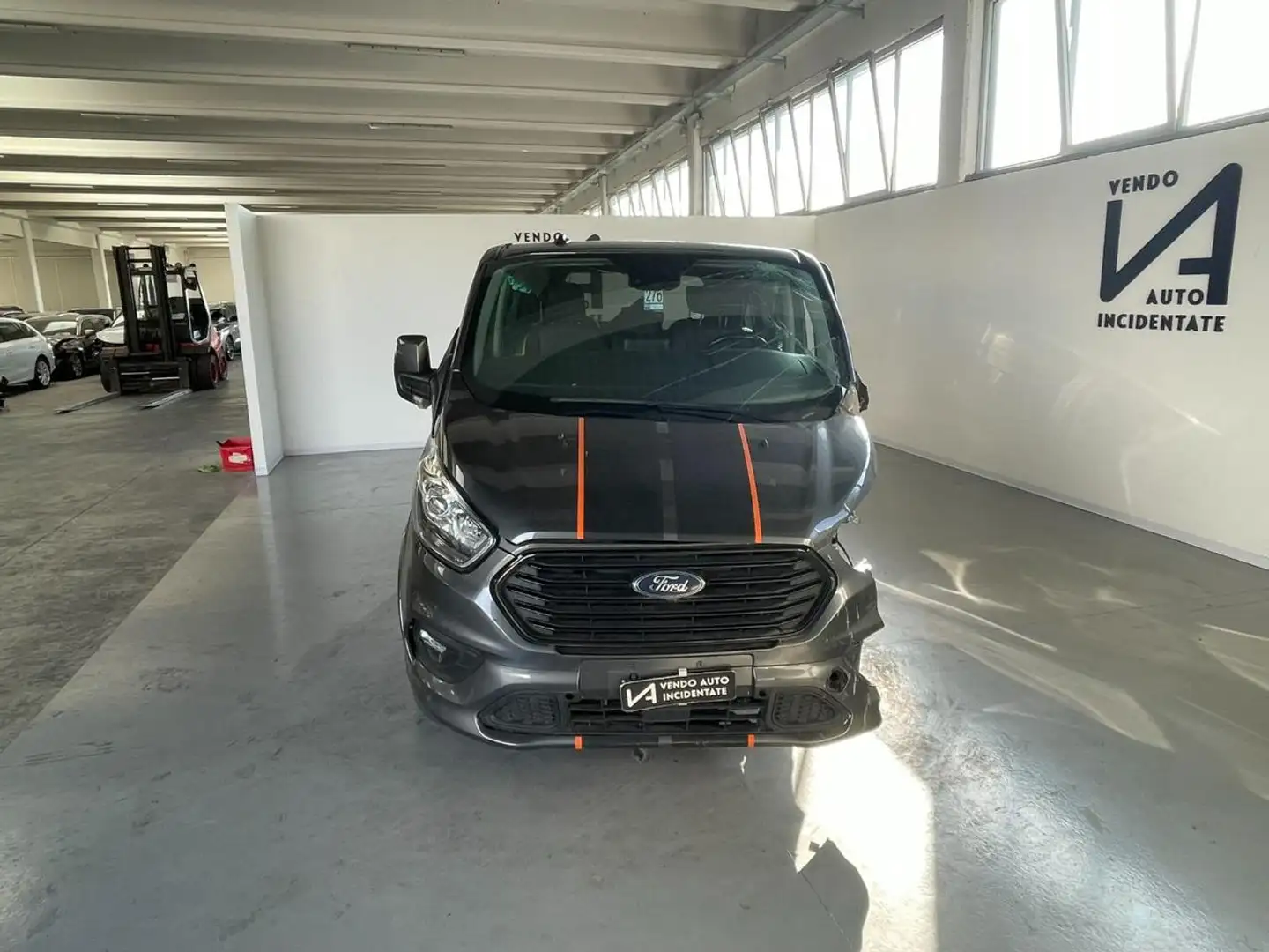 Ford Tourneo Custom 320 2.0 ECOBLUE 170CV AUT. PC SPORT Grigio - 2