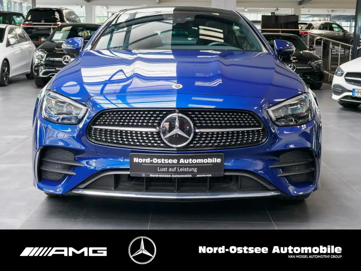 Mercedes-Benz E 450 4M Coupé AMG DISTRO BURMESTER PANO LED 360 Bleu - 2