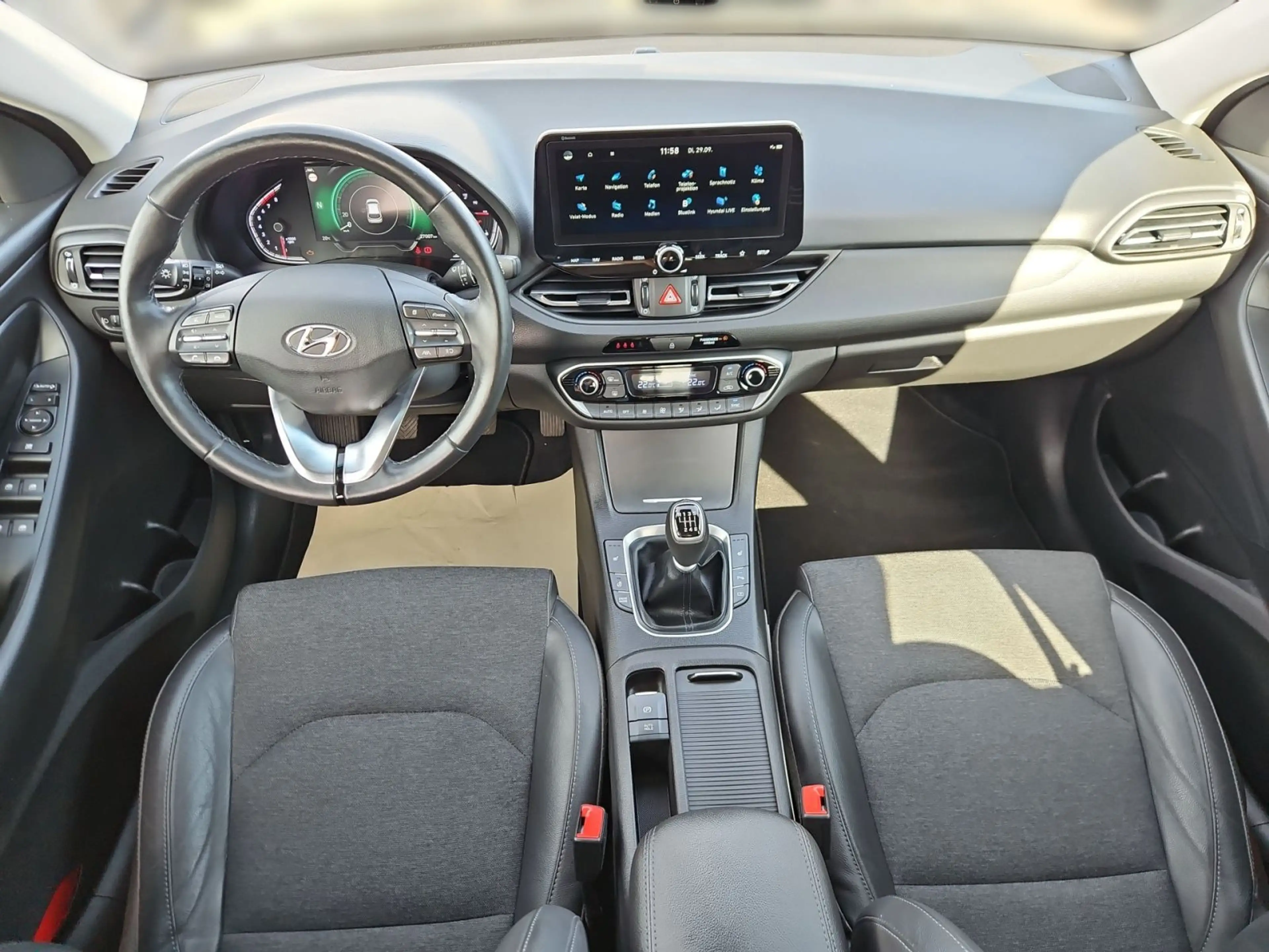 Hyundai i30 1.5 T-GDi 48V Prime MJ2023 Allwetter — photo 11