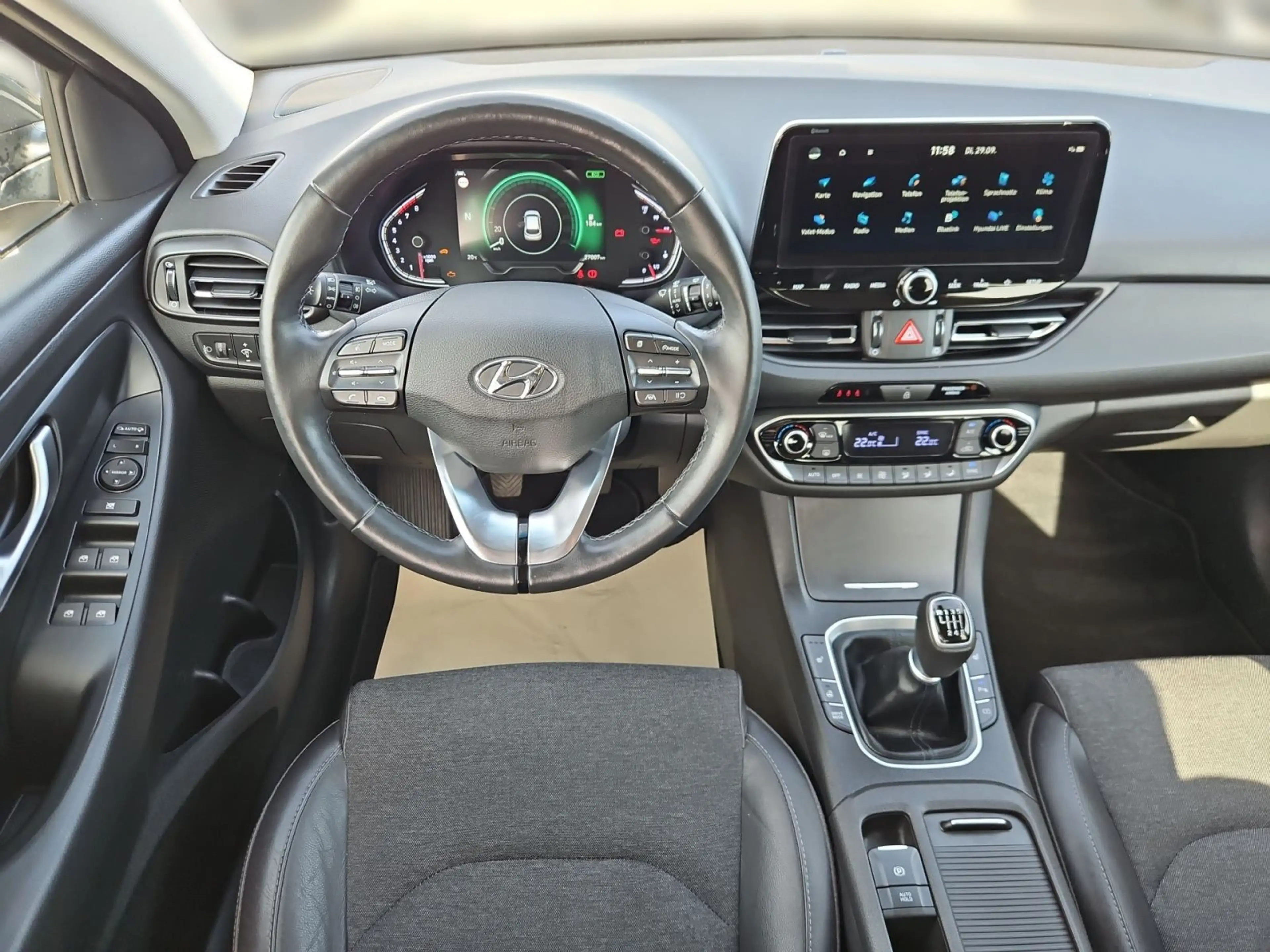 Hyundai i30 1.5 T-GDi 48V Prime MJ2023 Allwetter — photo 10