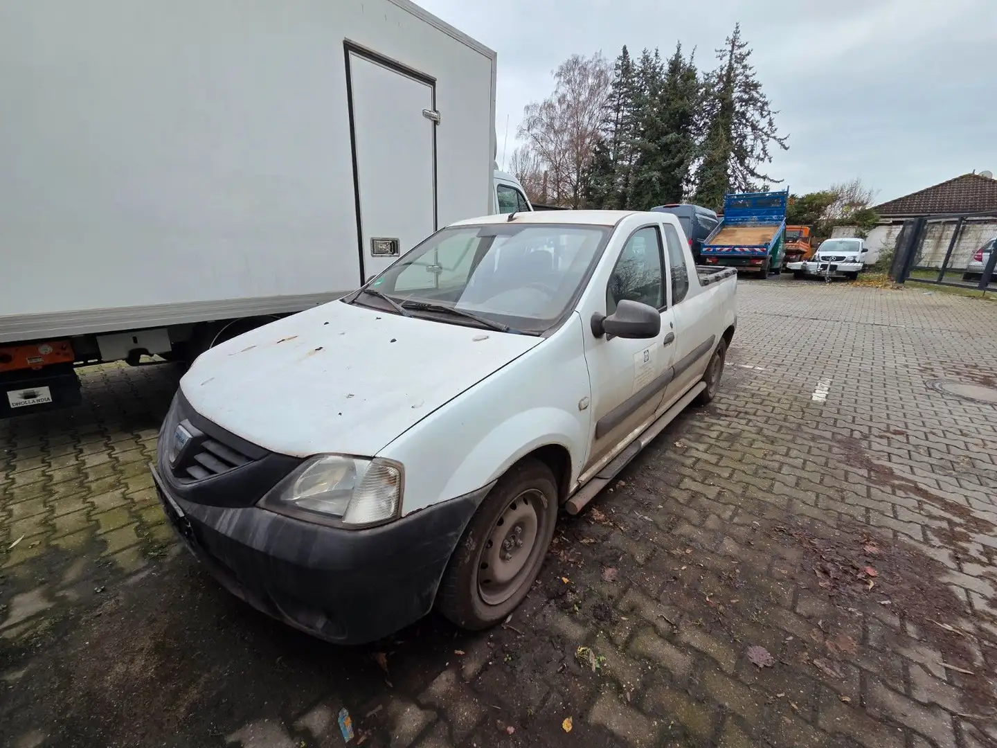 Dacia Logan Pickup Ambiance Tüv Neu AHK Weiß - 1