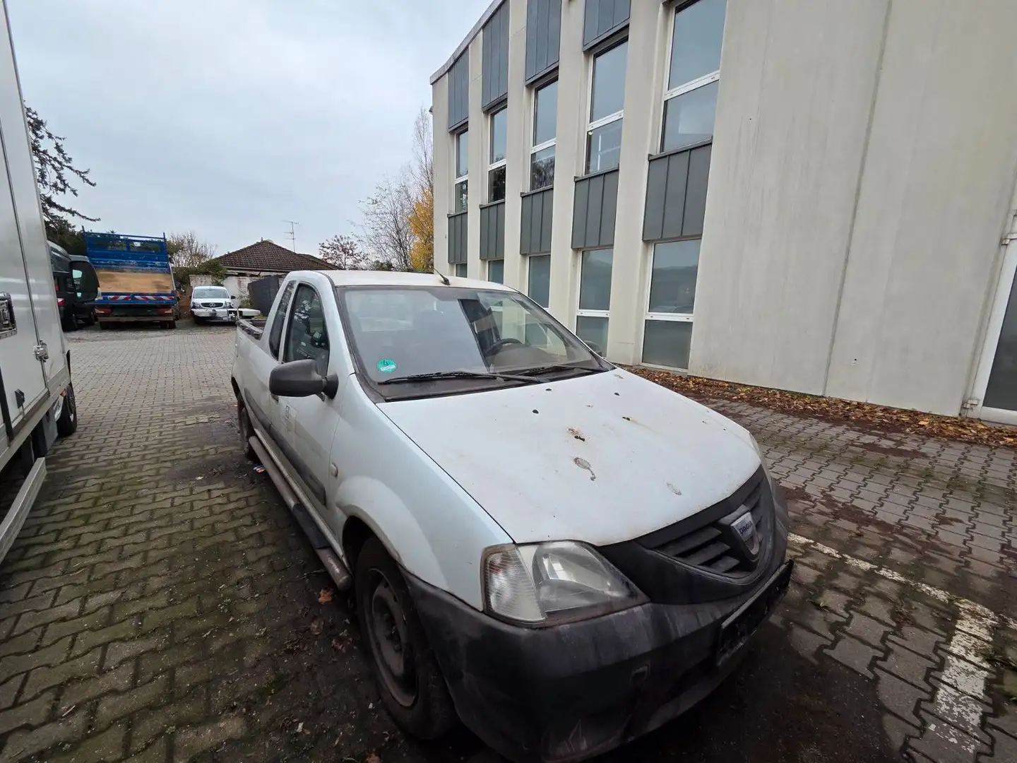 Dacia Logan Pickup Ambiance Tüv Neu AHK Weiß - 2