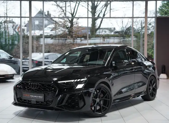 Audi RS3 Limousine q. *1.H *19 *Schale *Pano *RS-AGA