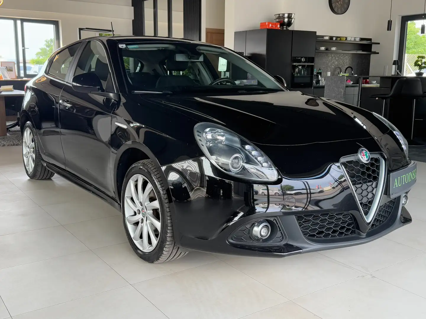 Alfa Romeo Giulietta Super 1,4 Turbo Schwarz - 2