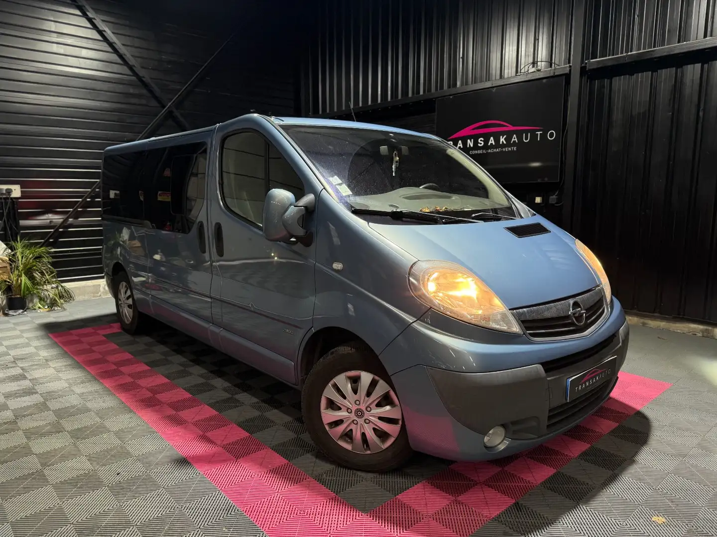 Opel Vivaro 2.0 CDTI 114ch Bleu - 1