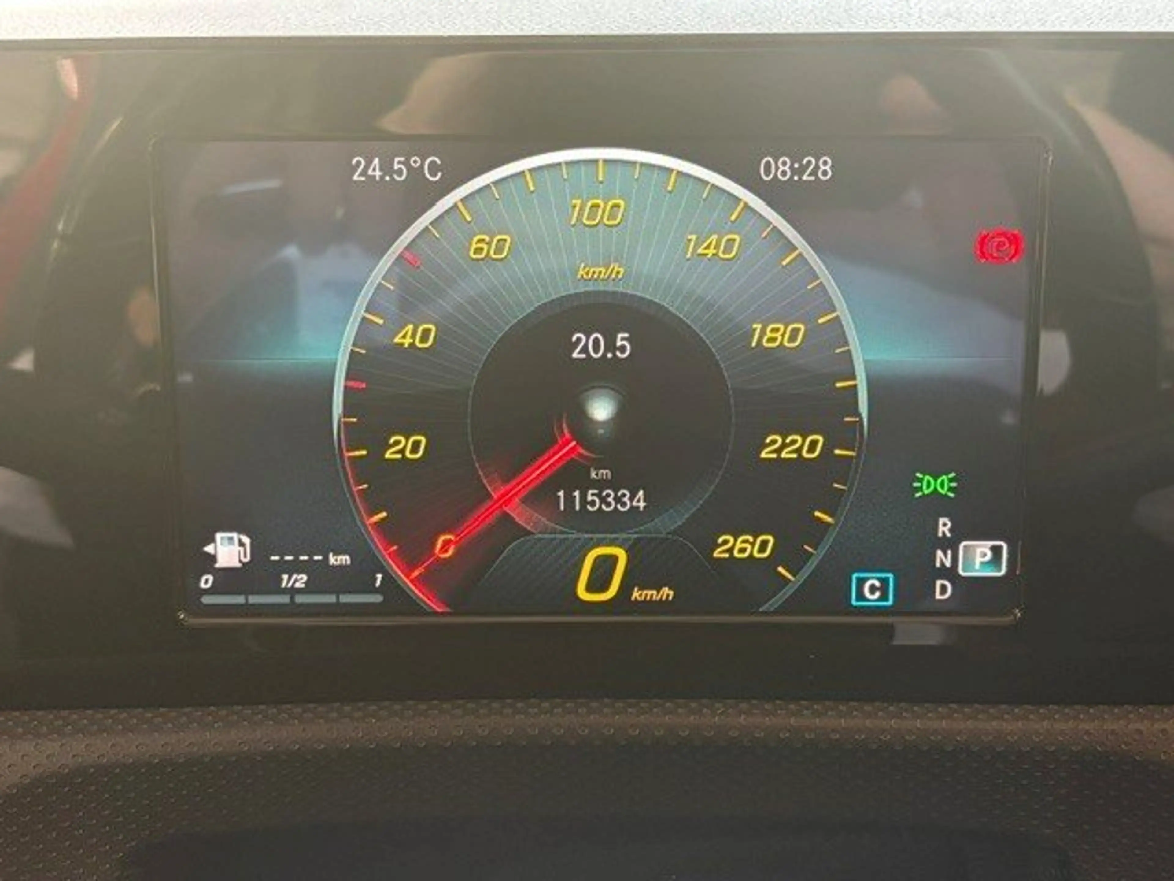Mercedes-Benz A 200 d /// AMG Line — photo 4