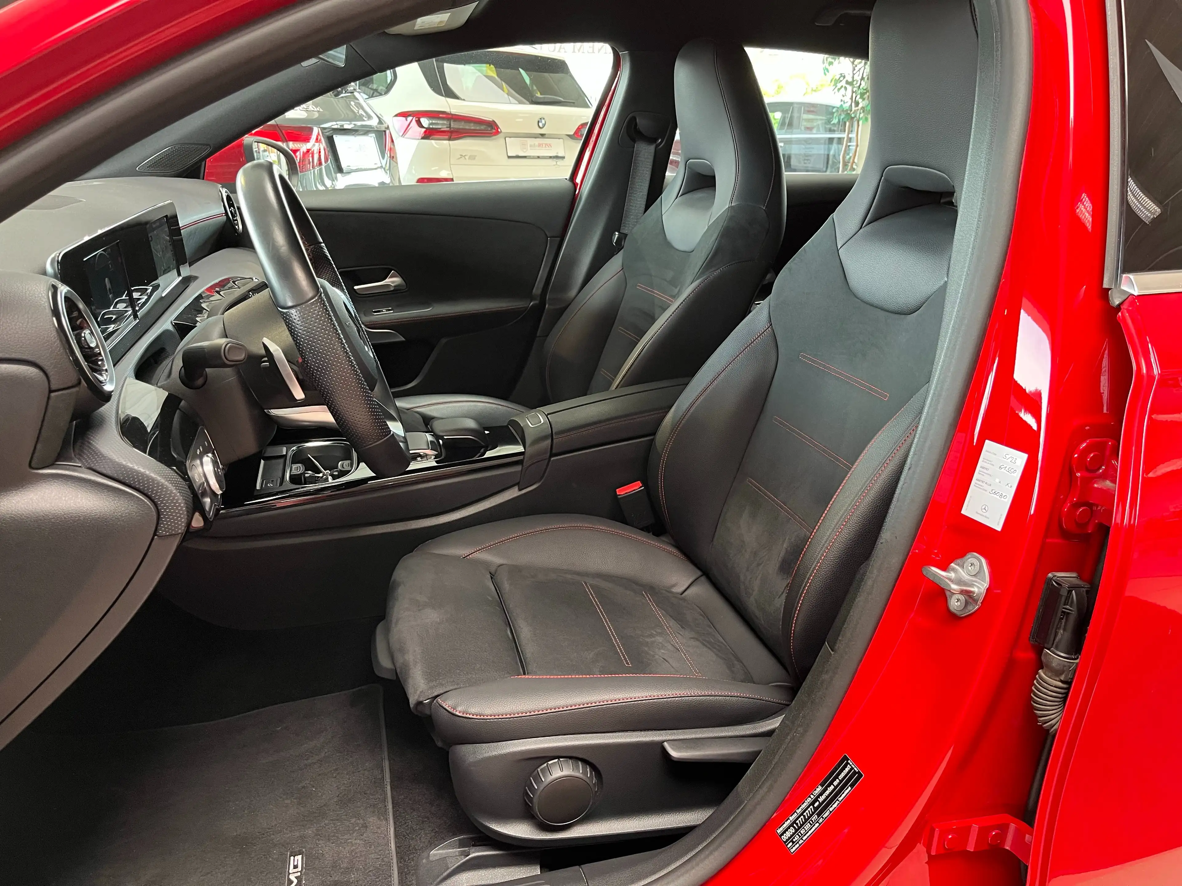Mercedes-Benz A 200 d /// AMG Line — photo 8
