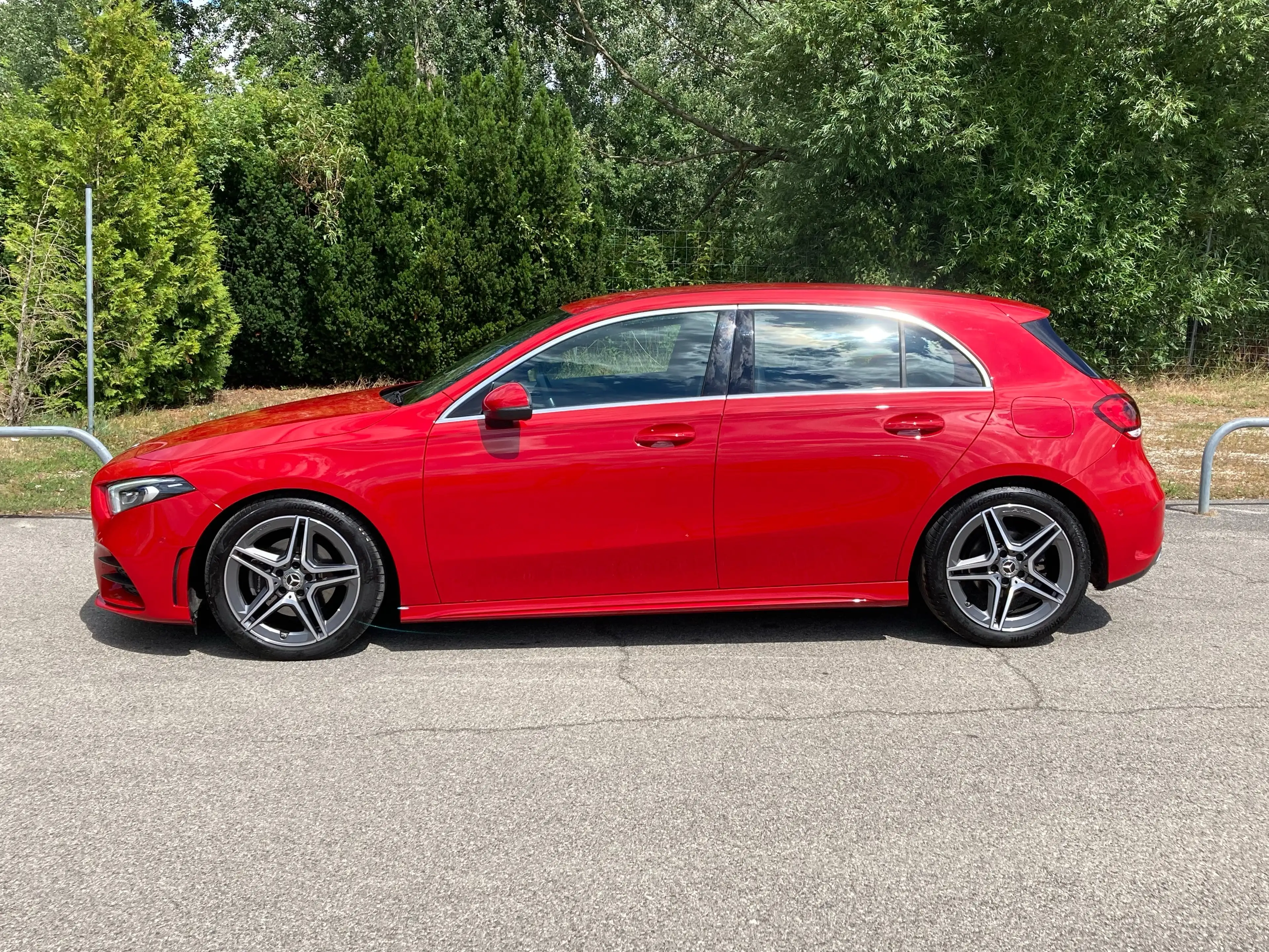 Mercedes-Benz A 200 d /// AMG Line — photo 11