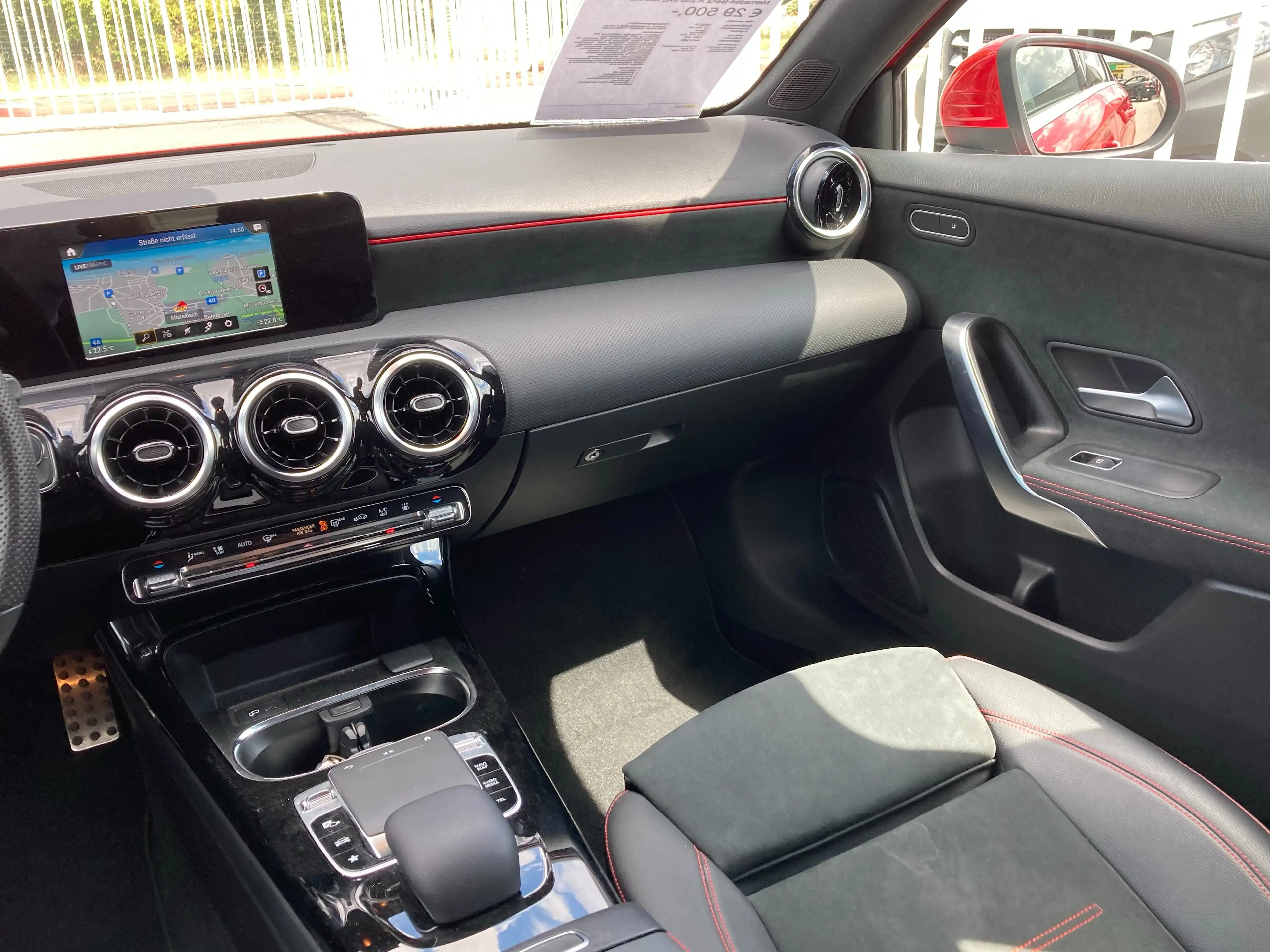 Mercedes-Benz A 200 d /// AMG Line — photo 3