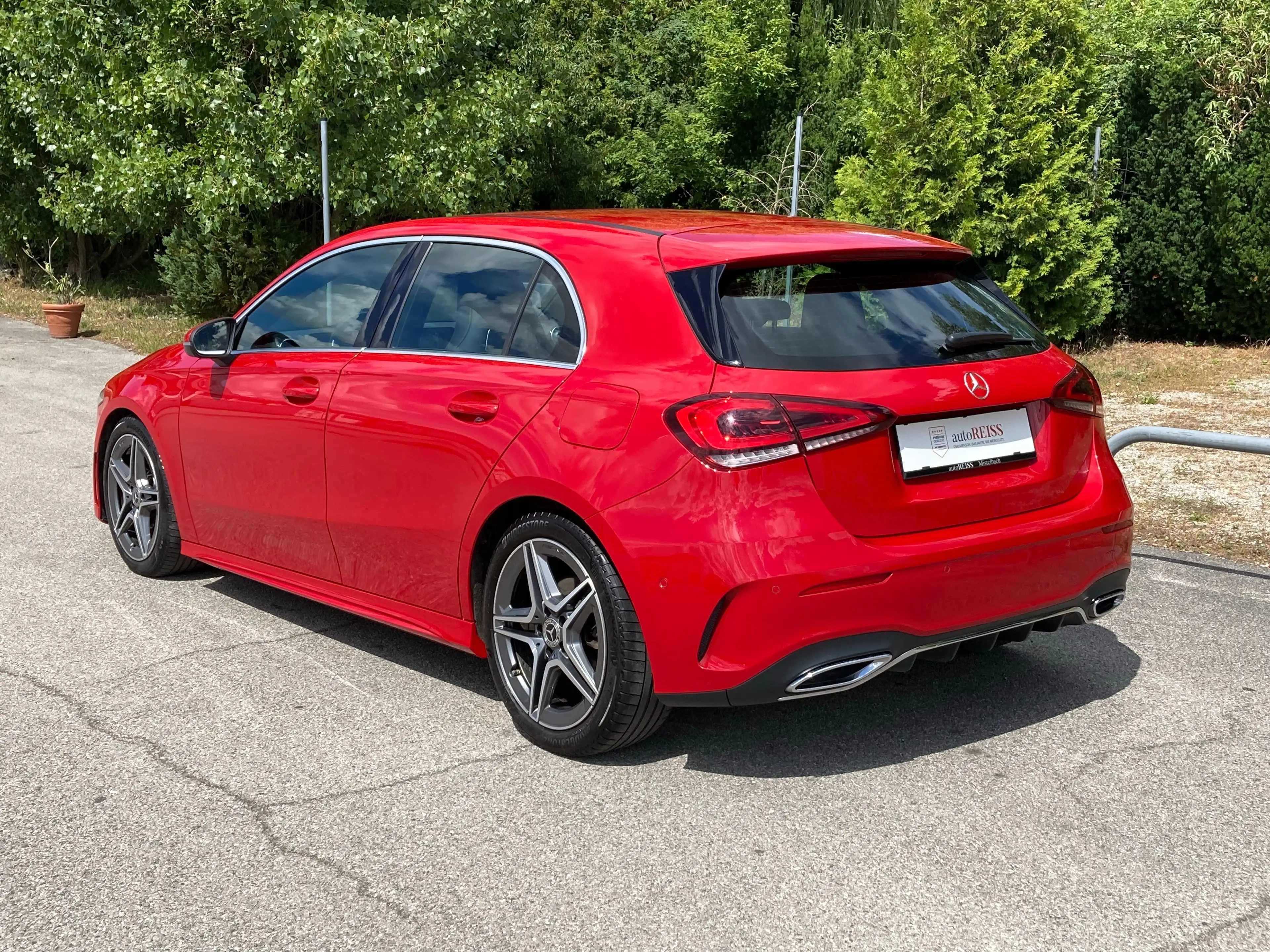 Mercedes-Benz A 200 d /// AMG Line — photo 12