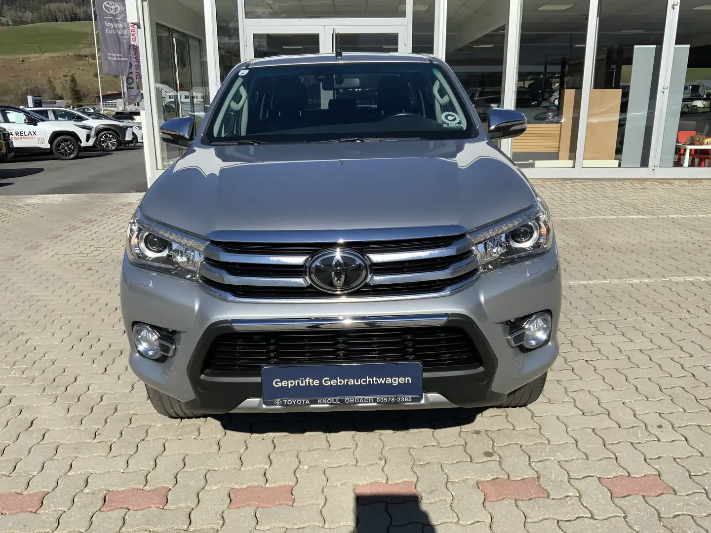 Toyota Hilux Double Cab Lounge 4x4 Plateado - 2