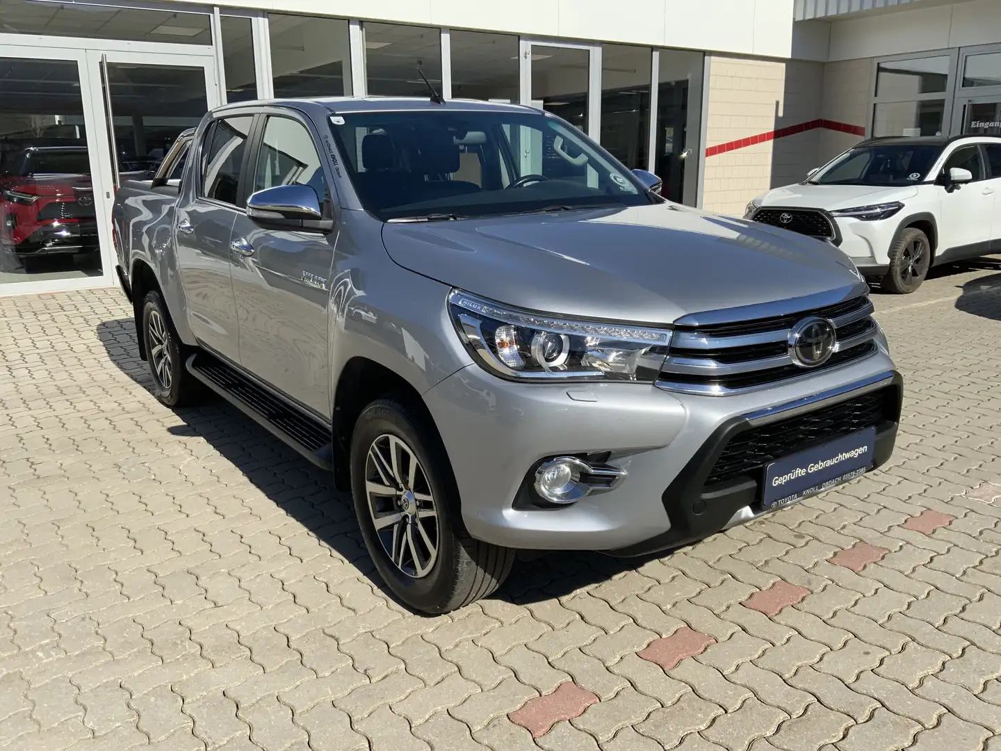 Toyota Hilux Double Cab Lounge 4x4 Plateado - 1