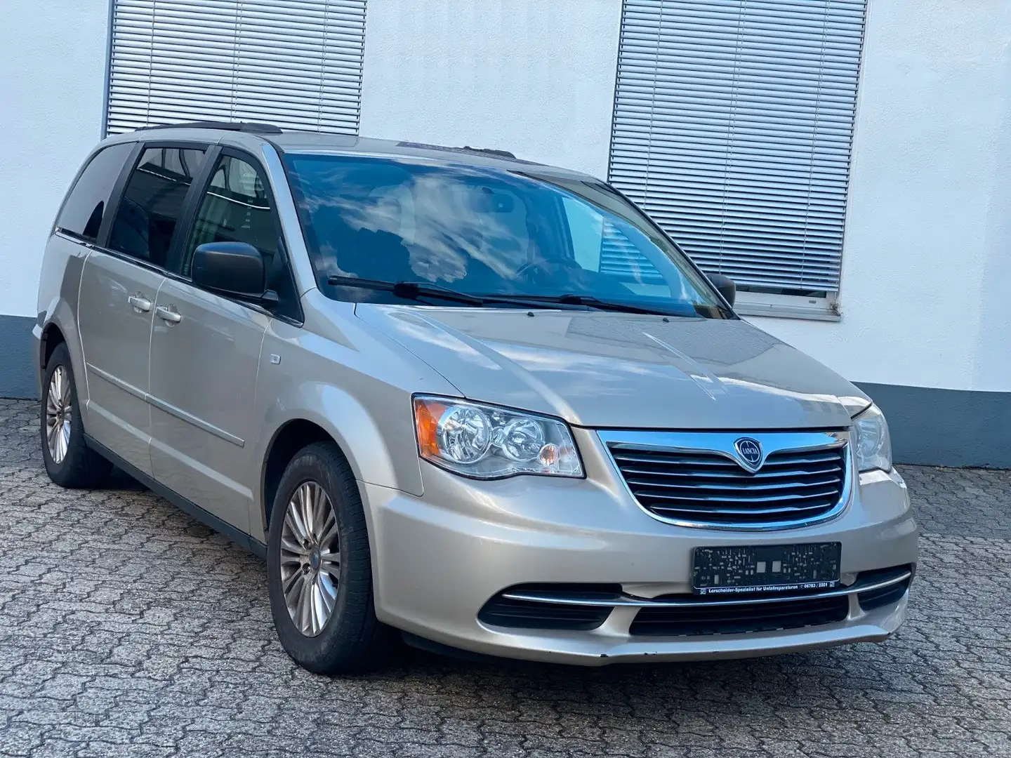 Lancia Voyager S 2.8 MultiJet Automatik *7-Sitzer*Leder Сірий - 1