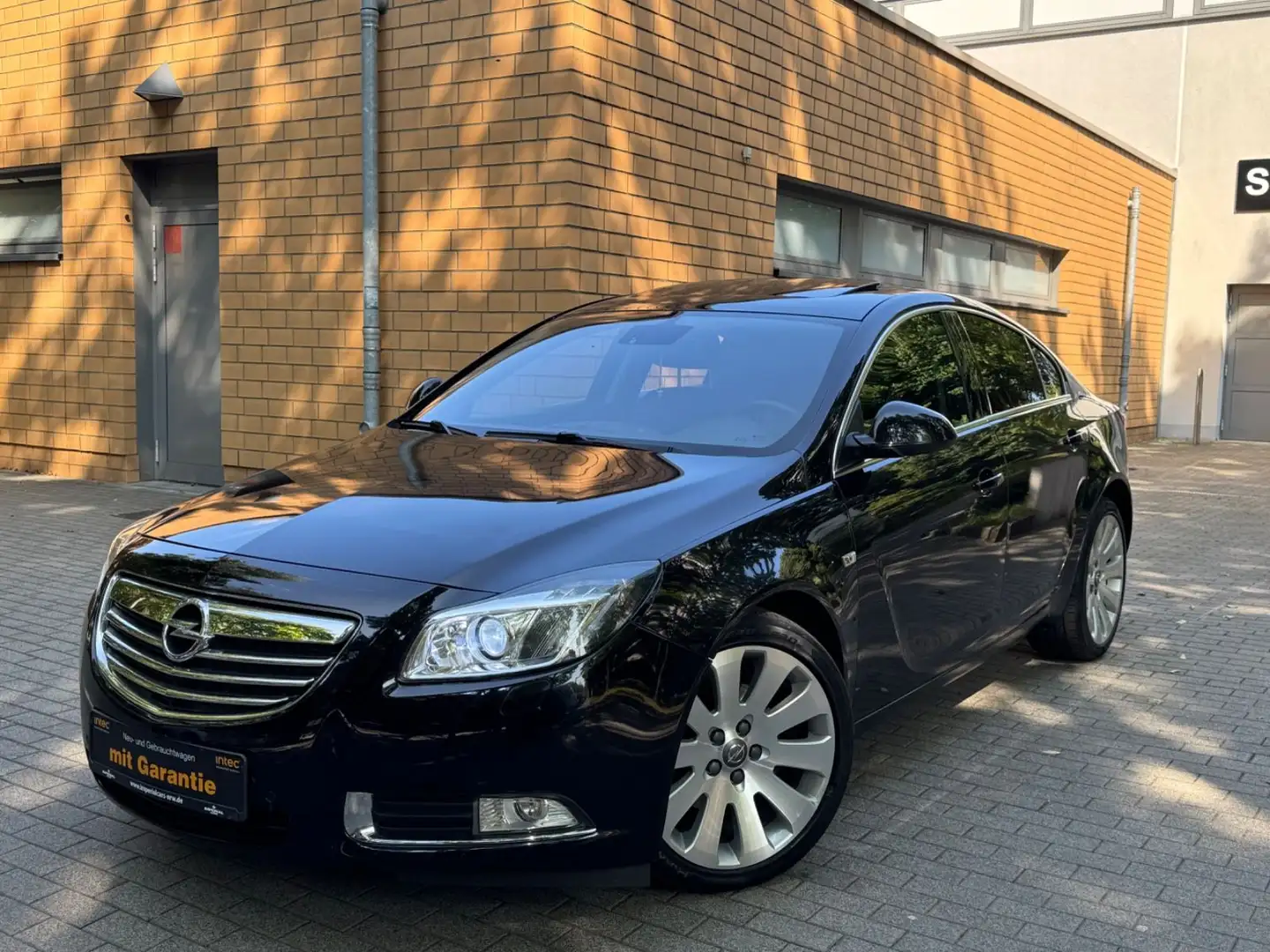 Opel Insignia A Lim. Sport 4x4/XENON/LEDER/KUPPLUNG-N Schwarz - 1