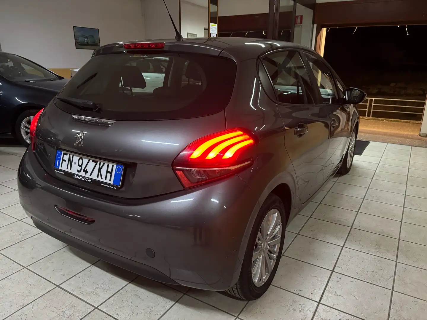 Peugeot 208 5p 1.6 bluehdi Allure 75cv - 2