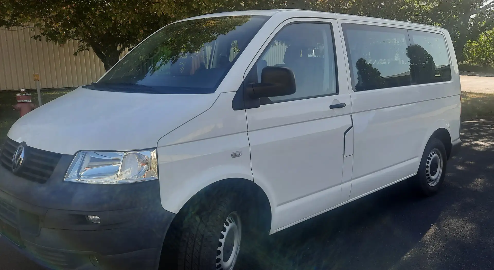 Volkswagen T5 tdi 7-Sitze - kurzer Radstand - m. Klapptisch Wit - 1