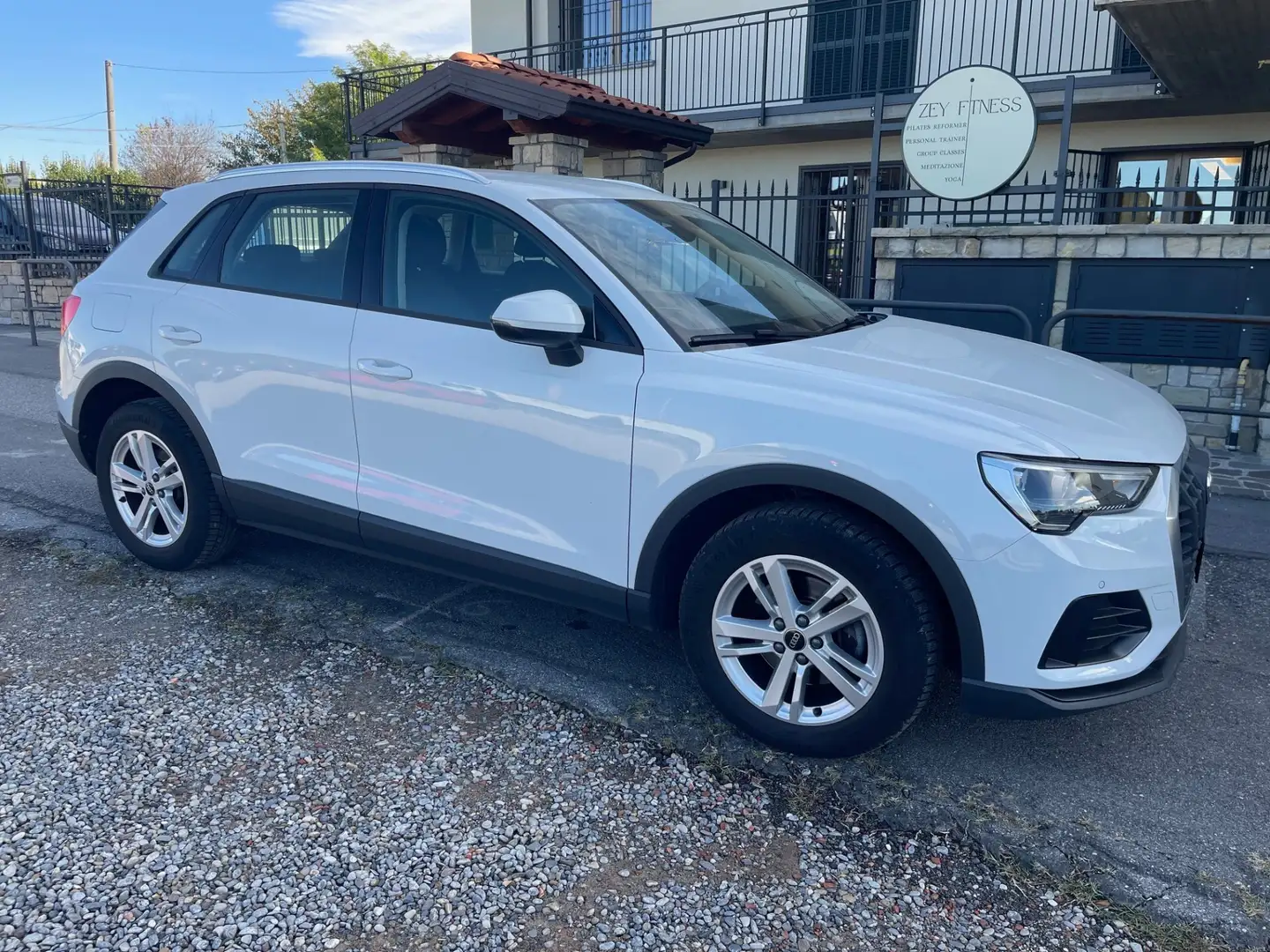 Audi Q3 Q3 35 TDI S tronic Business Advanced Weiß - 2