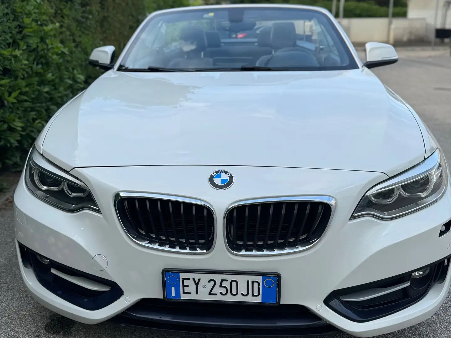 BMW 220 220d Cabrio Luxury auto Bianco - 2