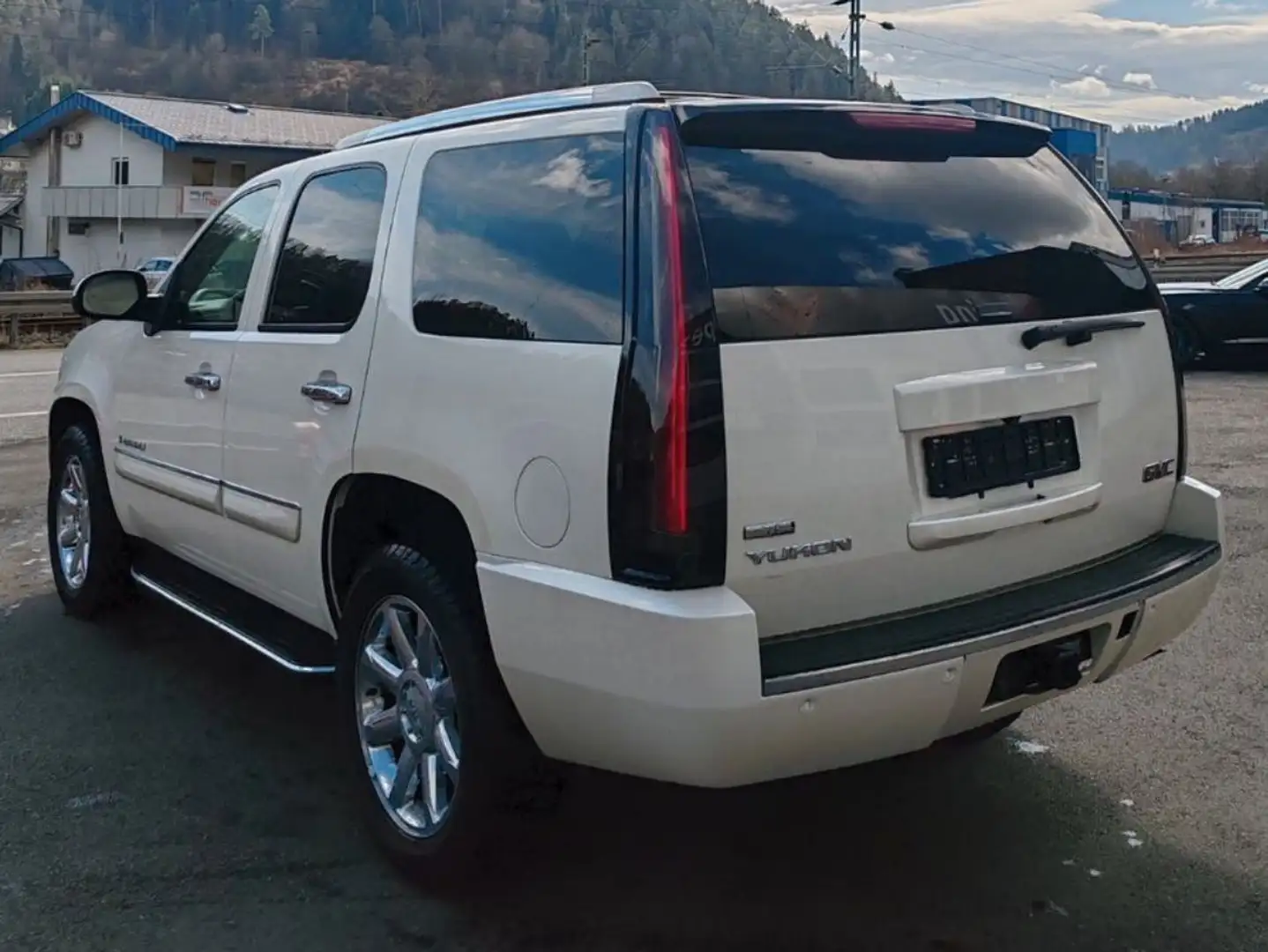 GMC Yukon DENALI 6.2 V8 4x4 Білий - 2