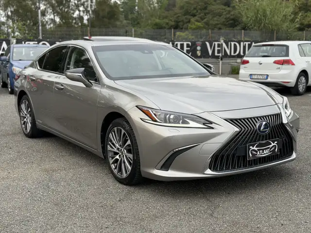 Lexus ES 300 300h 2.5 Luxury cvt