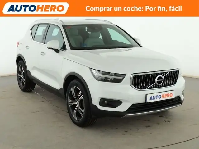 Volvo XC40 view 8