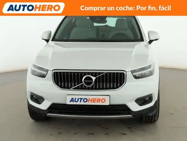 Volvo XC40 view 9