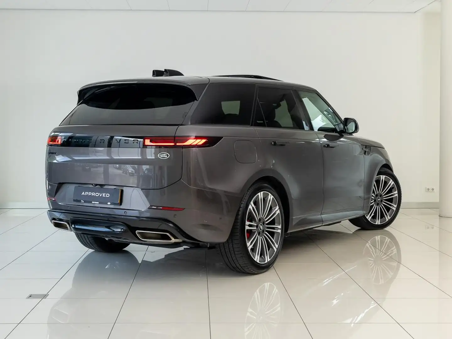 Land Rover Range Rover Sport P440e Dynamic HSE | Pano | Trekhaak | BTW | 24 maa Gris - 2