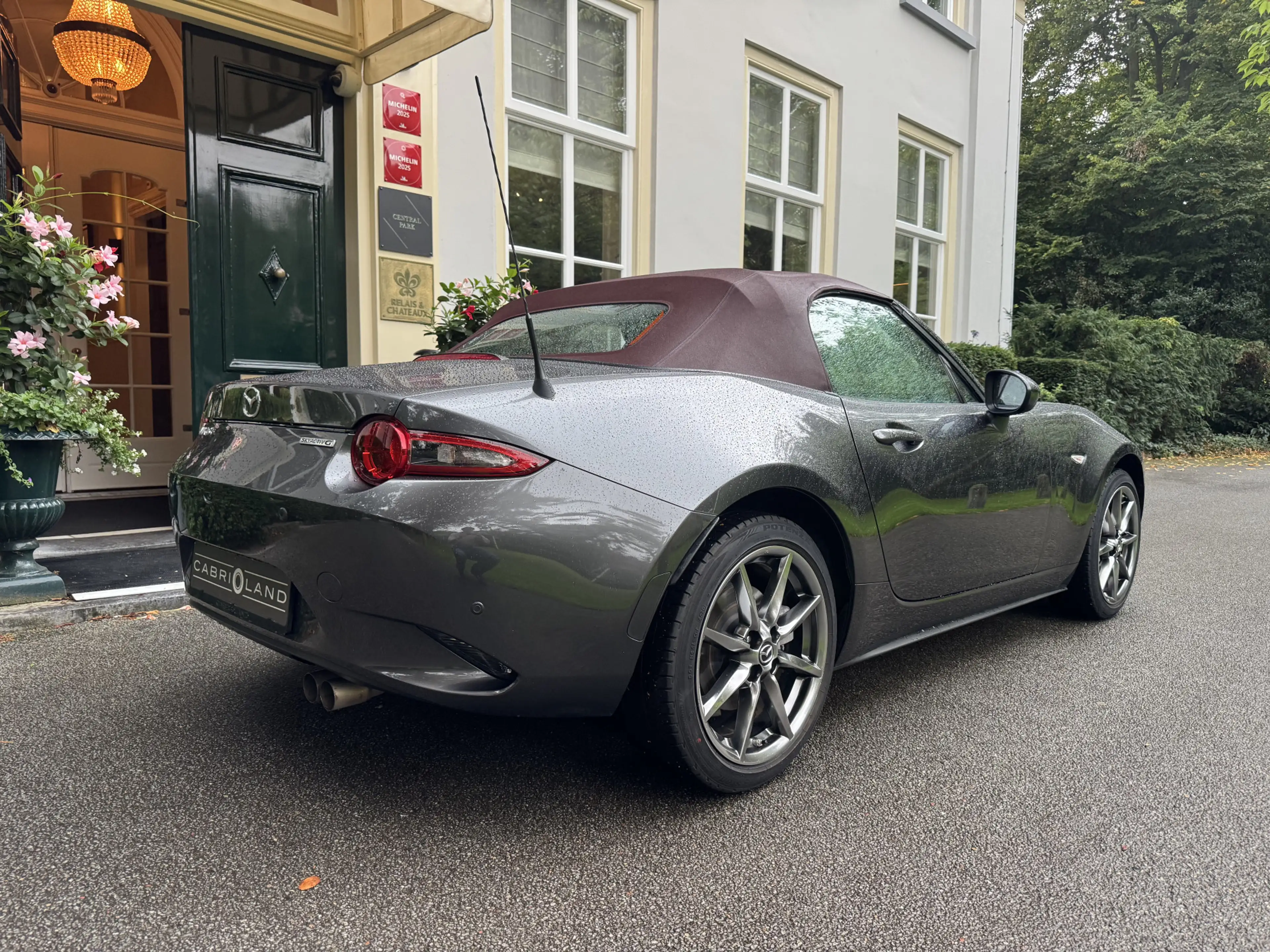 Mazda MX-5 2.0 SkyActiv-G 184 Sakura, Camera — photo 10