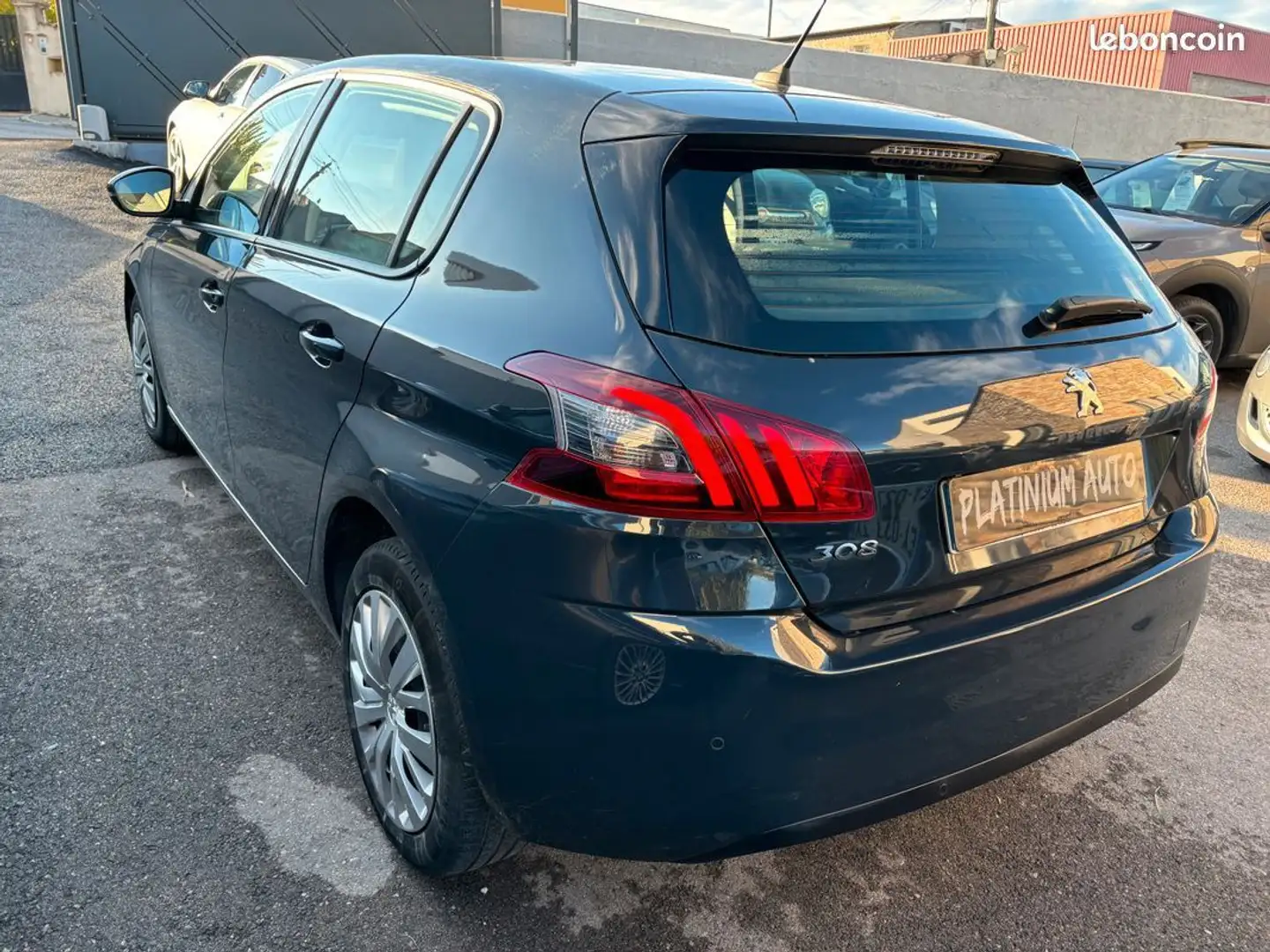 Peugeot 308 II (2) 1.6 Bluehdi 100 Pack Clim Nav VASP Grau - 2