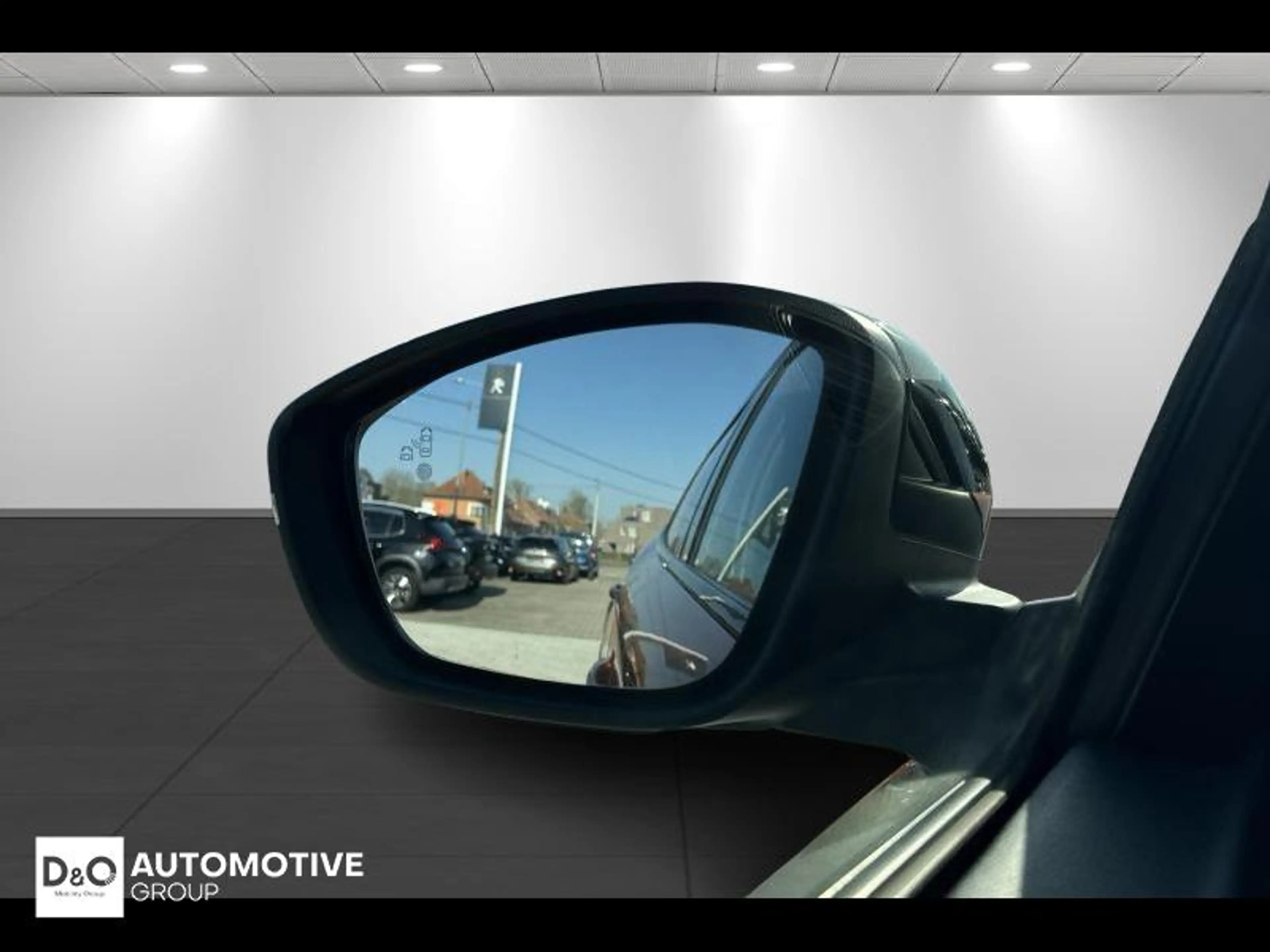Peugeot e-2008 GT camera gps — photo 11