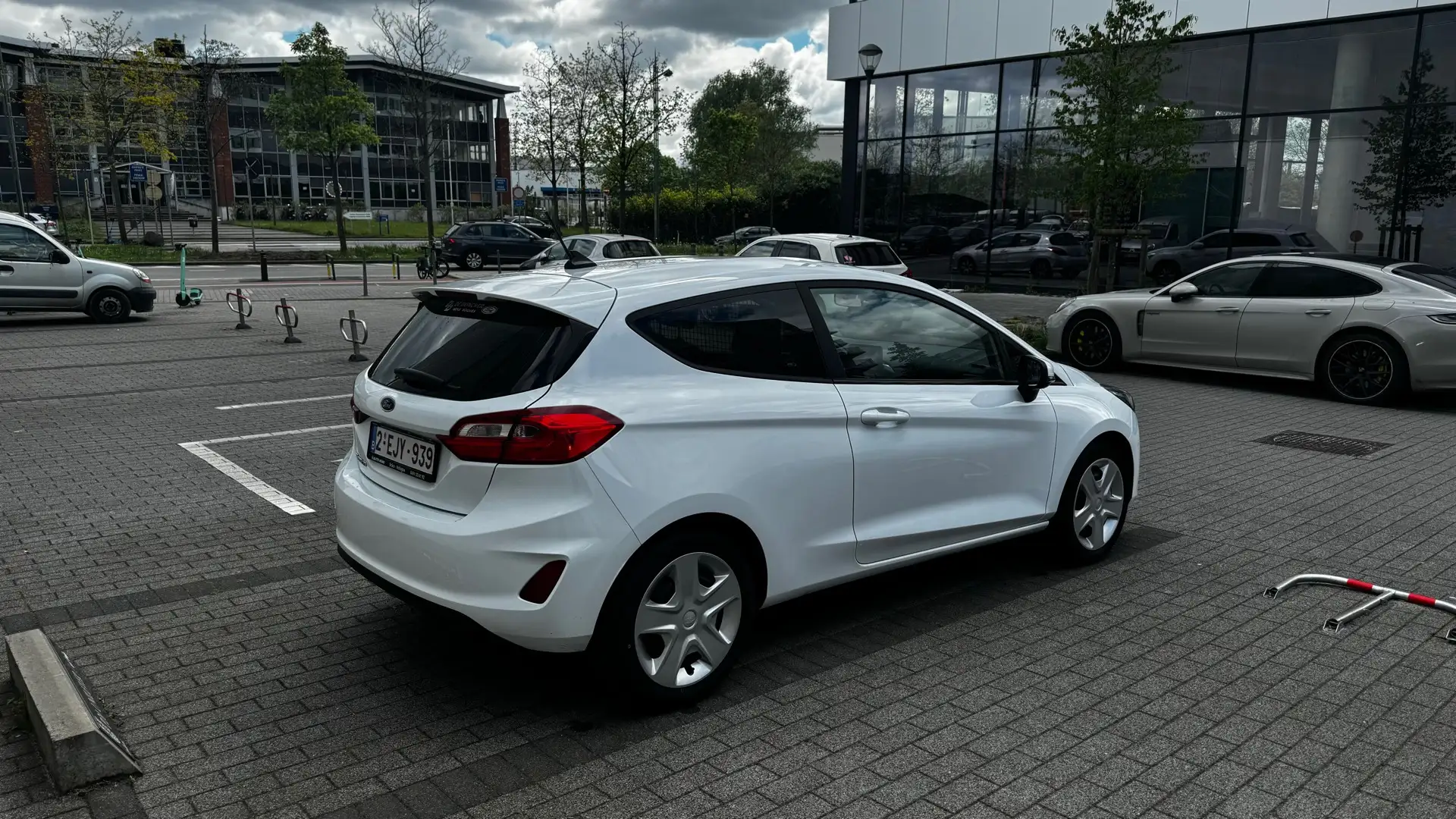 Ford Fiesta 1.5 TDCi - utilitaire - prête à être immatricul Blanc - 2