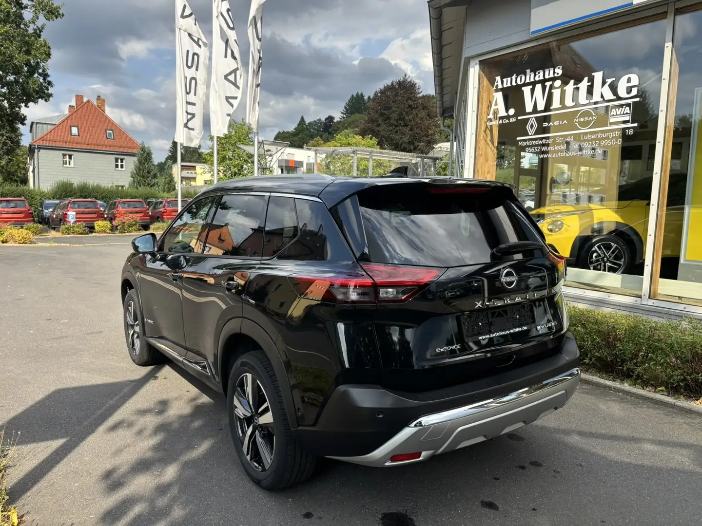 Nissan X-Trail Tekna 1.5 VC-T e-4ORCE 213 PS 4x4 5 Sitz Zwart - 2