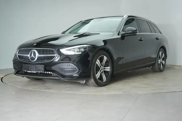 Mercedes-Benz C-Class view 3