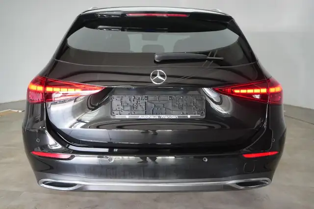 Mercedes-Benz C-Class view 6