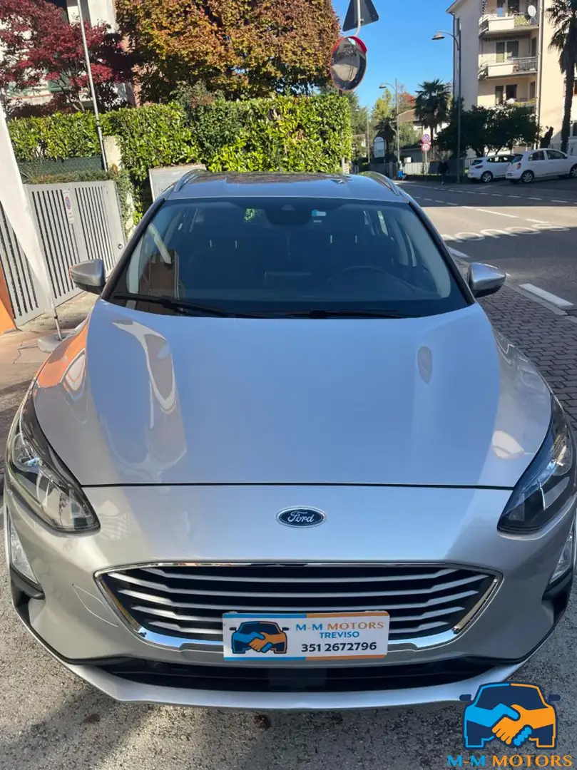 Ford Focus 1.0 EcoBoost Hybrid 125 CV SW Business Grau - 2