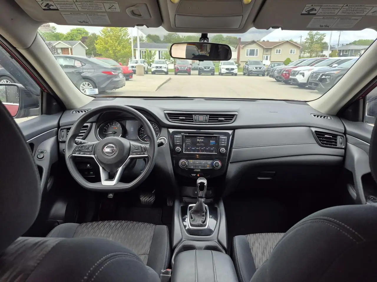 Nissan Rogue снимка Nissan Rogue