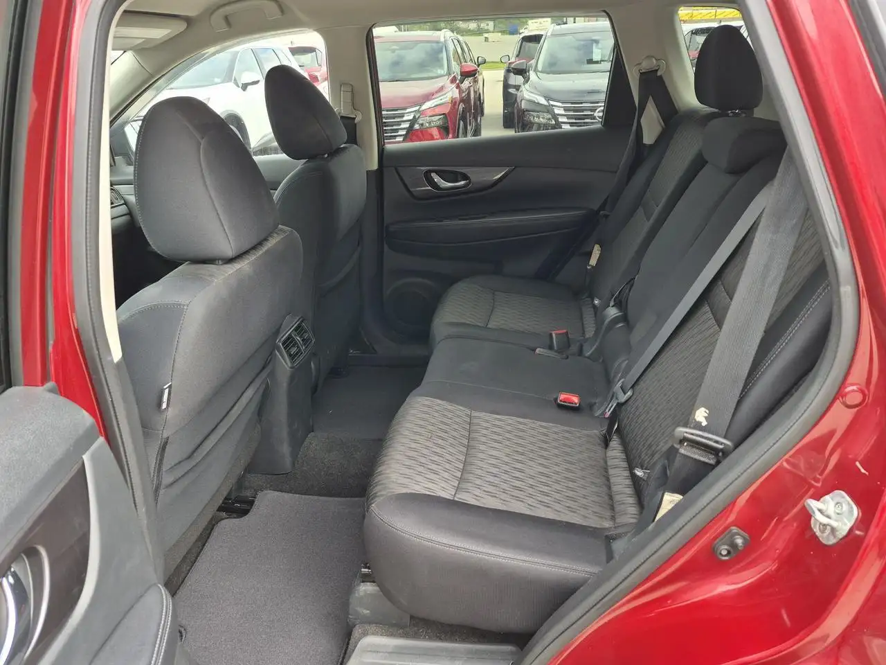 Nissan Rogue снимка Nissan Rogue