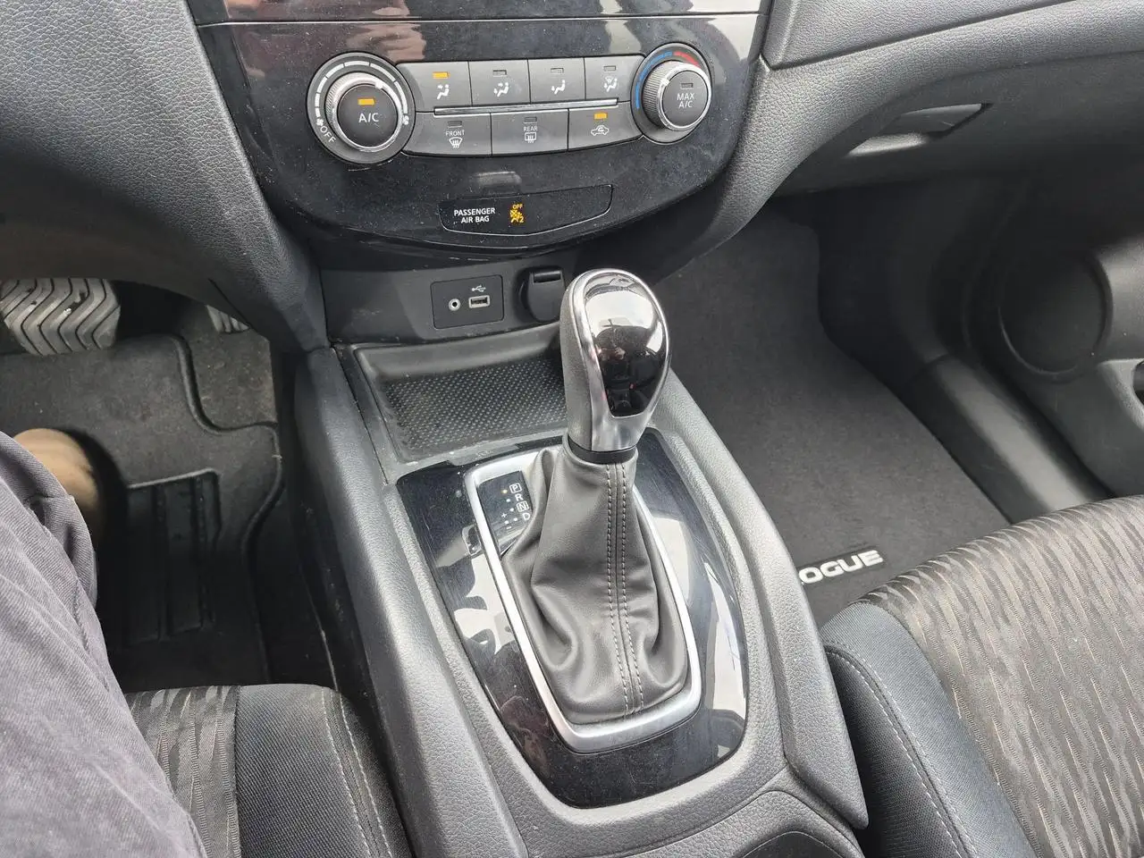 Nissan Rogue снимка Nissan Rogue