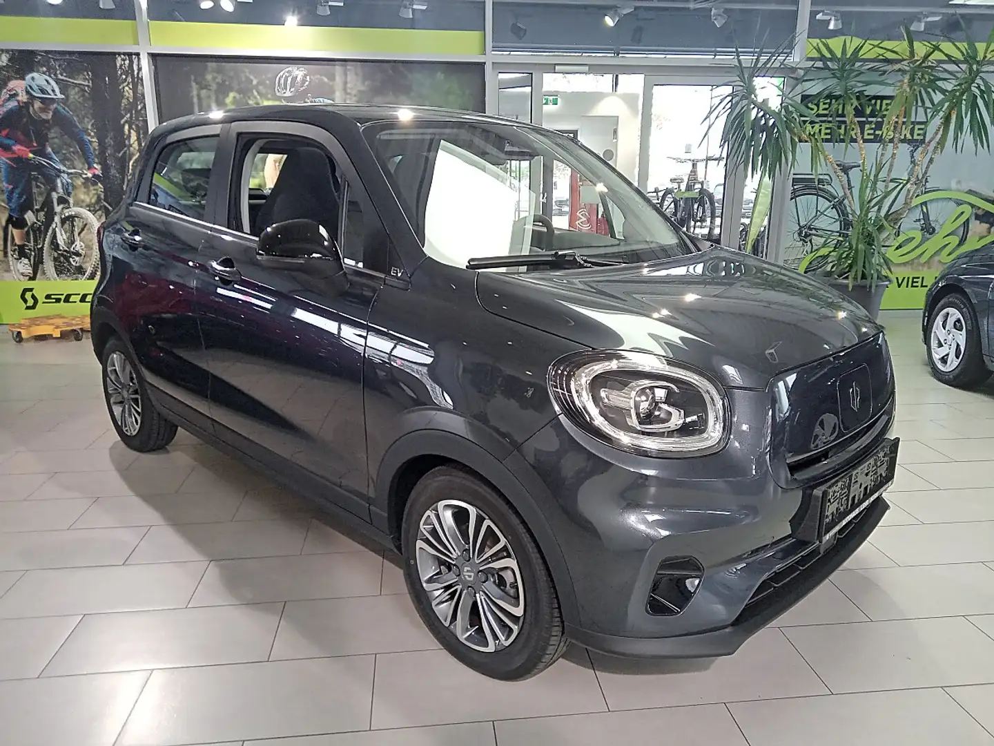 Leapmotor T03 Elektro 37,3kWh Grau - 1