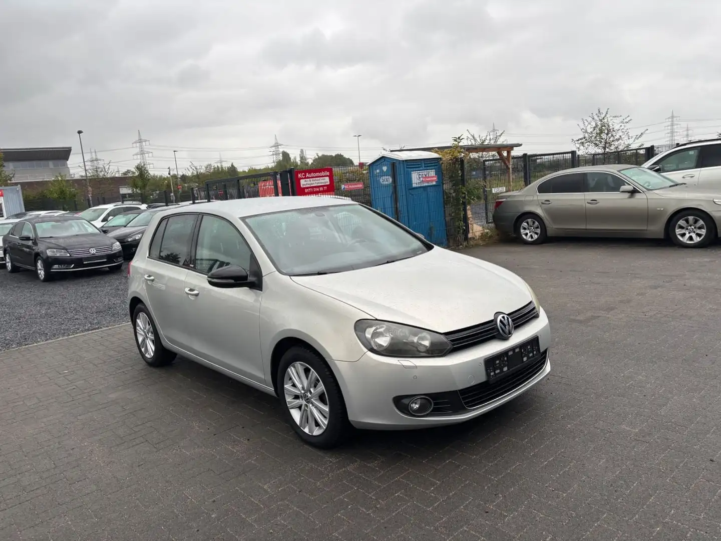 Volkswagen Golf VI Style*2HAND*NAVI*TÜV NEU* Gold - 1