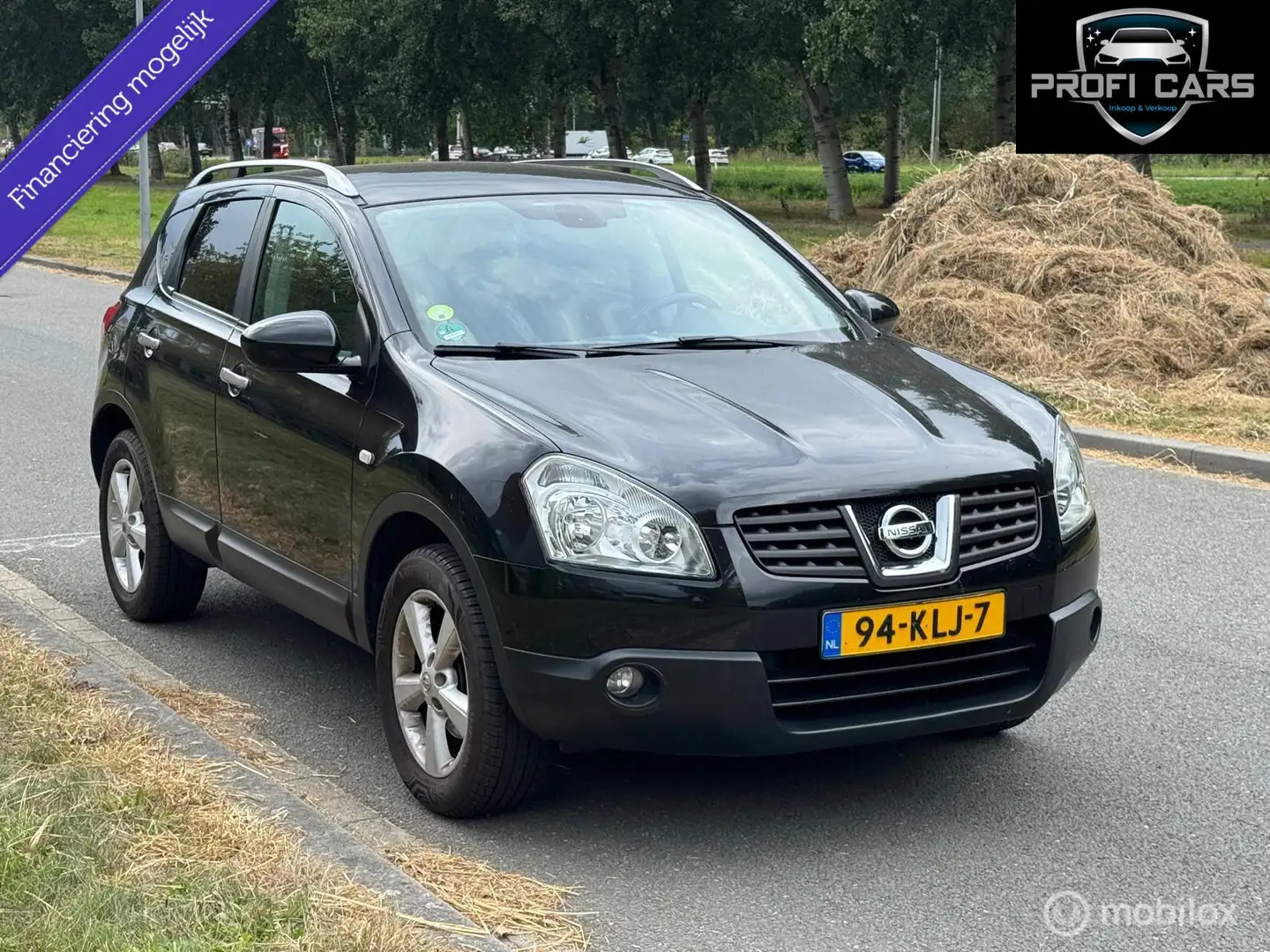 Nissan Qashqai 2.0 Connect Edition Pano Navi 6Versnelling Zwart - 1