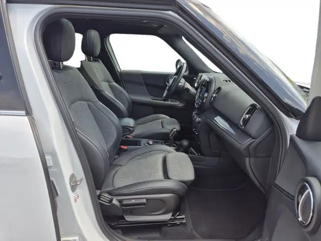 Mini Cooper Cooper view 9