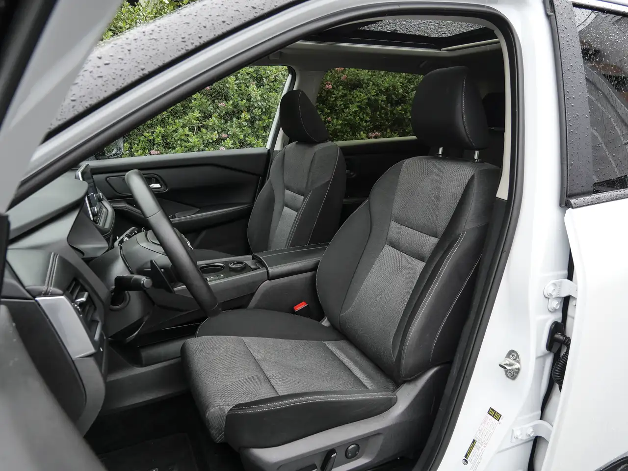 Nissan Rogue fotografie Nissan Rogue