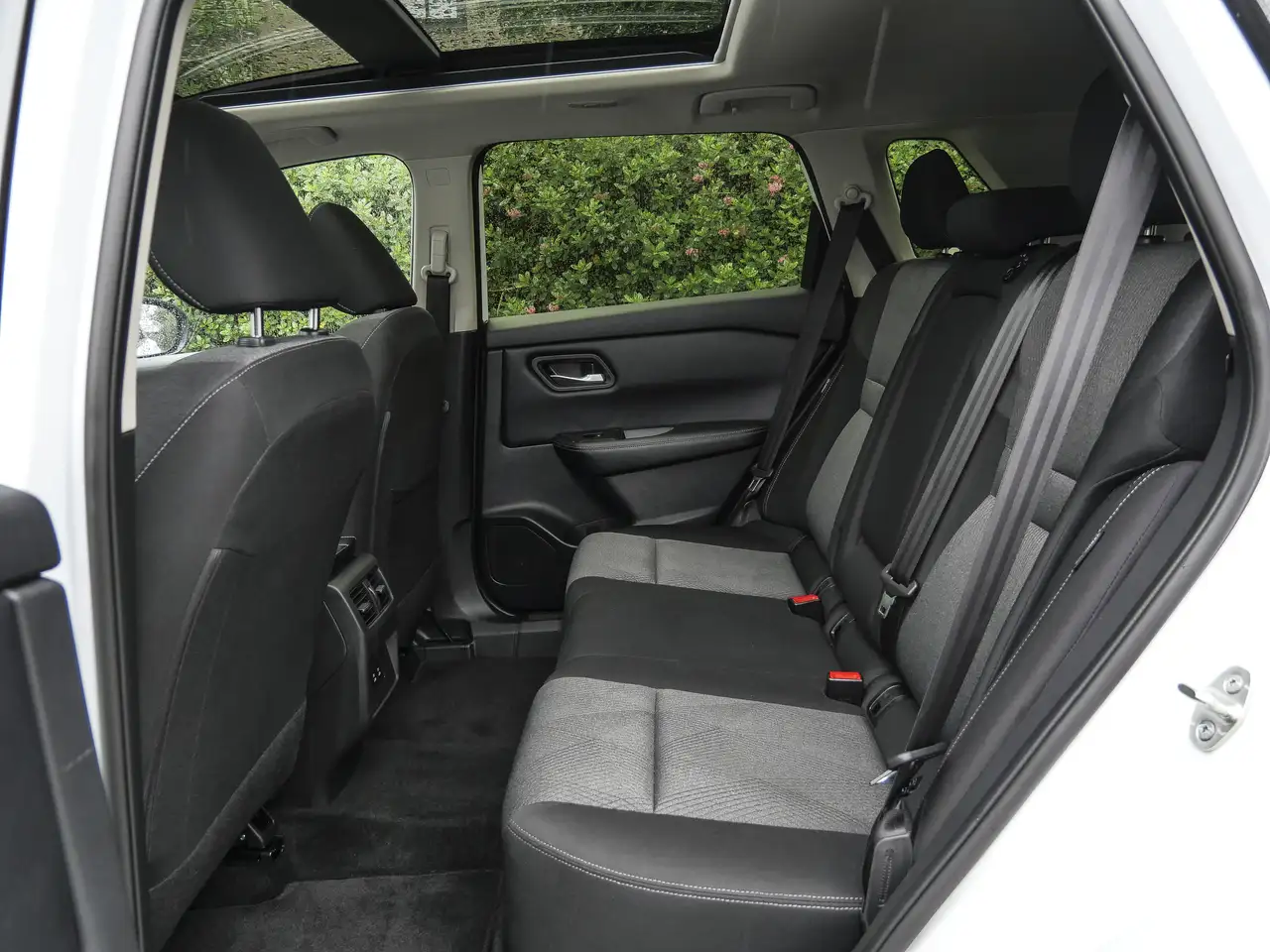 Nissan Rogue fotografie Nissan Rogue