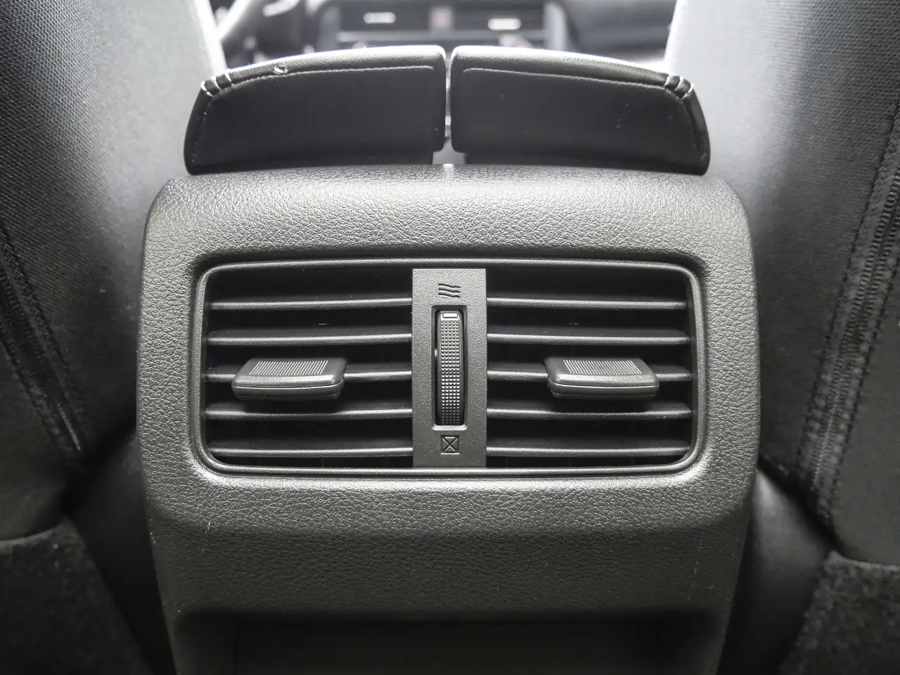 Nissan Rogue fotografie Nissan Rogue